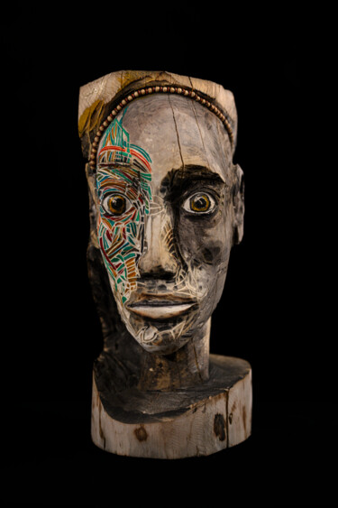 Sculpture titled "Femme artefact" by Karmax, Original Artwork, Wood