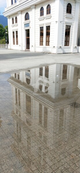 Фотография под названием "Reflet bas de l'imm…" - Kasiopea, Подлинное произведение искусства, Цифровая фотография