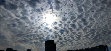 Photographie intitulée "Ciel nuageux ©" par Kasiopea, Œuvre d'art originale, Photographie numérique