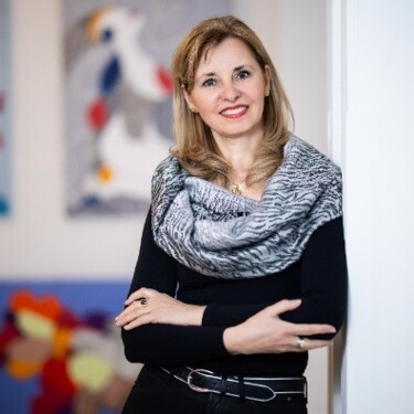 Dr. Katharina Zlöbl Profilbild Gross