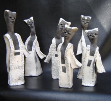 Sculpture titled "Webmasters" by Kathy Vandamme, Original Artwork, Terra cotta