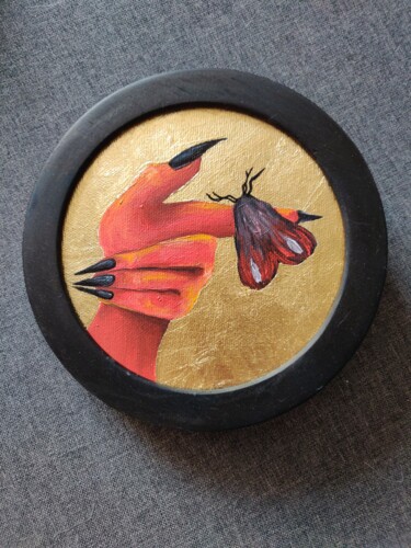 Картина под названием "Dark moth sitting o…" - Katrin Savich, Подлинное произведение искусства, Масло Установлен на Деревянн…