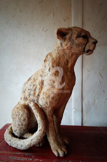 Skulptur mit dem Titel "Acinonyx  Guépard" von Katyveline Ruiz, Original-Kunstwerk, Terra cotta