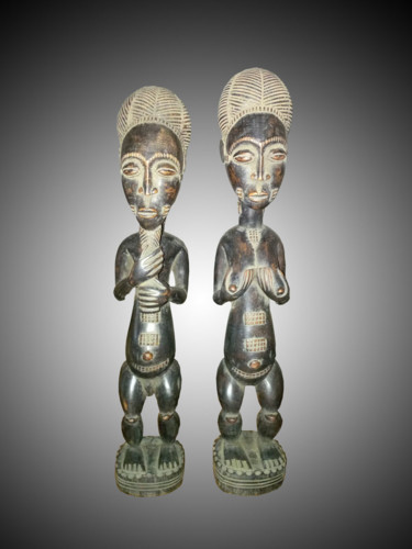 Sculptuur getiteld "Couple Statuette Ba…" door Kebe, Origineel Kunstwerk, Hout