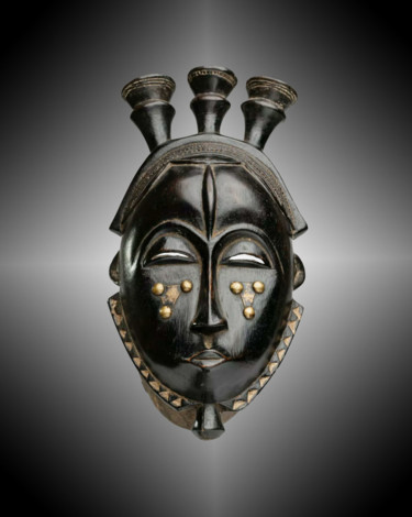 Sculpture titled "Masque Yahoure art…" by Kebe, Original Artwork, Wood