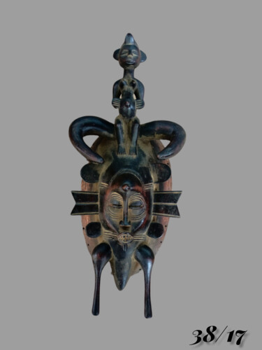 Escultura intitulada "Masque Senoufo art…" por Kebe, Obras de arte originais, Madeira