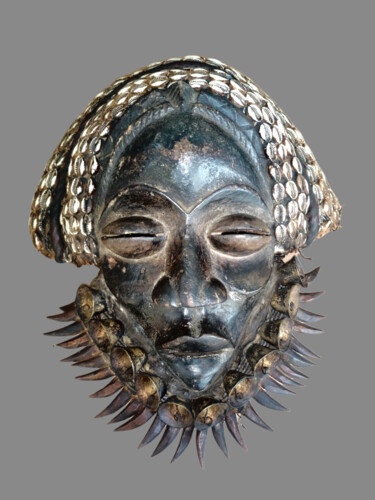 Escultura titulada "Masque Dan Guère ar…" por Kebe, Obra de arte original, Madera