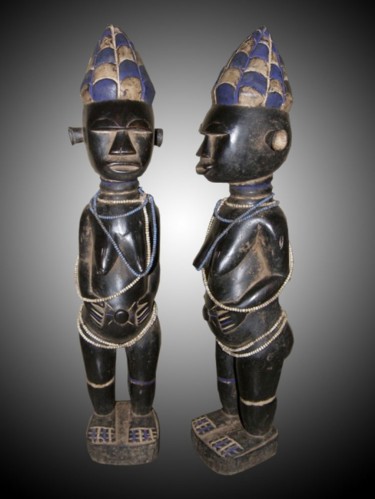 Skulptur mit dem Titel "Statuette Djimini…" von Kebe, Original-Kunstwerk, Holz