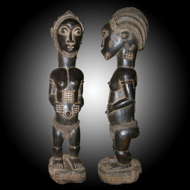 Escultura intitulada "Statuette Baoule…" por Kebe, Obras de arte originais, Madeira
