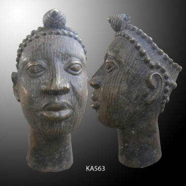 Skulptur mit dem Titel "Tête du Benin art t…" von Kebe, Original-Kunstwerk, Holz
