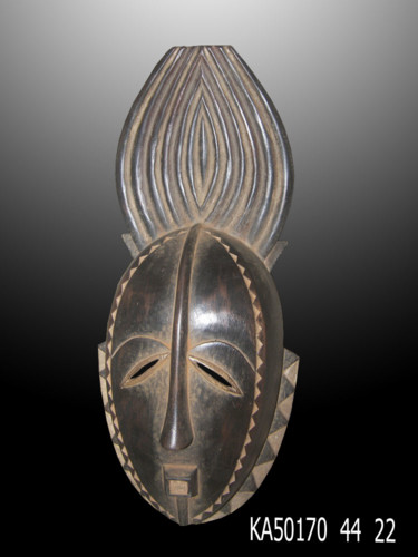 Escultura intitulada "Masque Gouro   art…" por Kebe, Obras de arte originais, Madeira