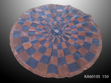 Textielkunst getiteld "Tapis en cuir art d…" door Kebe, Origineel Kunstwerk