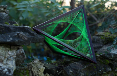 雕塑 标题为“Tetrahedron_xl | Pa…” 由Kevin Fernandez (Artwork.e.v), 原创艺术品, String Art