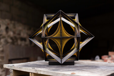 Sculptuur getiteld "Octahedron and Cube…" door Kevin Fernandez (Artwork.e.v), Origineel Kunstwerk, Hout