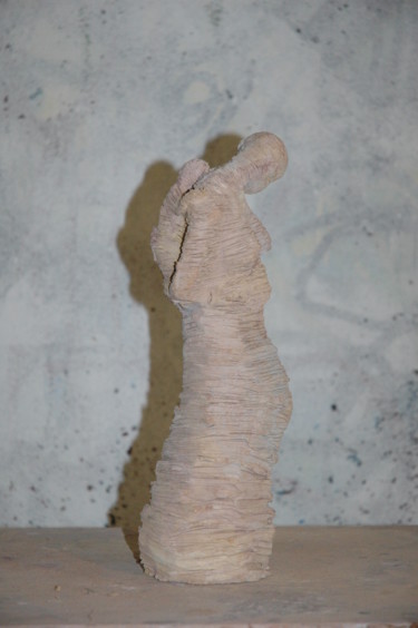 Sculptuur getiteld "Maternité" door Khatima Saadi, Origineel Kunstwerk