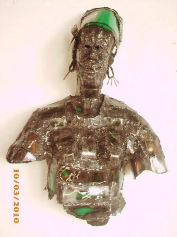 Sculpture intitulée "PORTRAIT MURALE" par Kienou, Œuvre d'art originale, Métaux