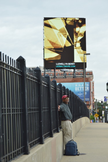 Fotografía titulada "Billboard Post #5" por Llewellyn Berry, Obra de arte original