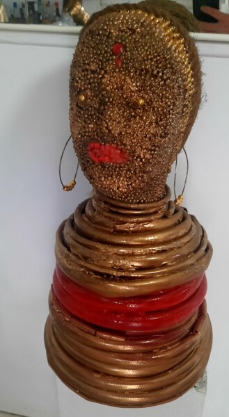 Sculpture titled "African Queen" by Christine Pons, Original Artwork, Collages