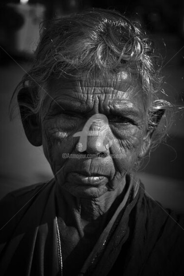 Photography titled "OldLady" by Kishore Singh, Original Artwork