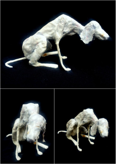 Skulptur mit dem Titel "Poor dog" von Karine Krynicki, Original-Kunstwerk, Papier
