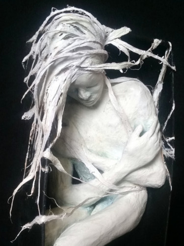 Sculpture titled "Hibernation" by Karine Krynicki, Original Artwork, Paper