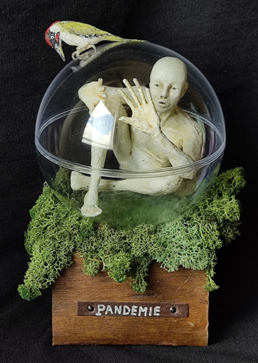 Skulptur mit dem Titel "Pandémie (Série ANT…" von Karine Krynicki, Original-Kunstwerk, Papier maché