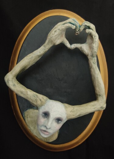 Sculpture titled "Penser avec le coeu…" by Karine Krynicki, Original Artwork, Paper maché Mounted on Wood Panel