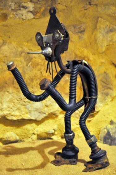 Sculpture titled "Alien" by Karine Krynicki, Original Artwork, Mixed Media