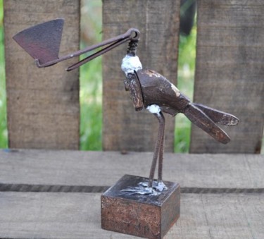 Sculpture titled "Drôle d'oiseau" by Karine Krynicki, Original Artwork, Metals