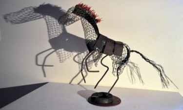 Sculpture intitulée "Crazy Horse (vue 2)" par Karine Krynicki, Œuvre d'art originale, Métaux
