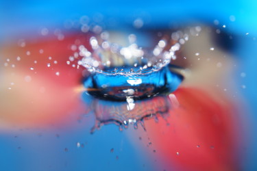 Photography titled "splash water drop c…" by Klaus Vartzbed, Original Artwork
