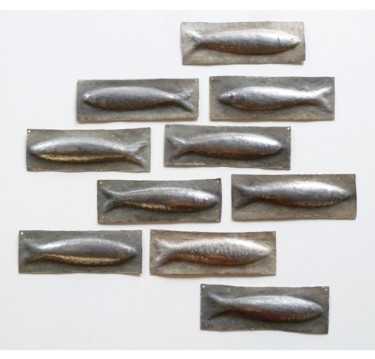 Скульптура под названием "Sardines" - Kleinmanzano, Подлинное произведение искусства, Металлы