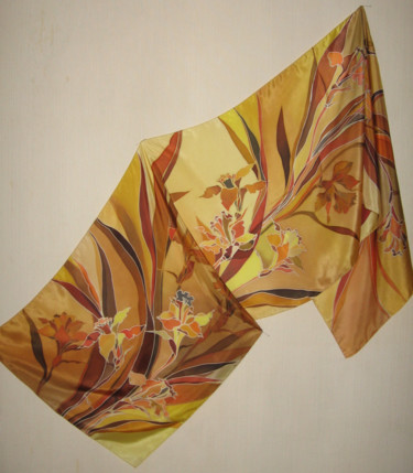 Sztuka tkaniny zatytułowany „Batik scarf "Daffod…” autorstwa Lidia Cravcenco, Oryginalna praca, Tkanina