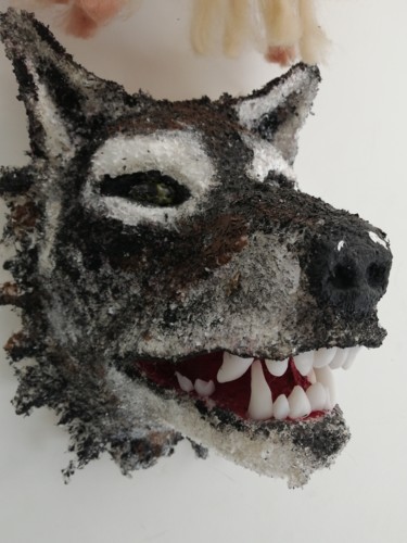 Skulptur mit dem Titel "Le loup" von Claire Ferrari (klrferr), Original-Kunstwerk, Papier maché