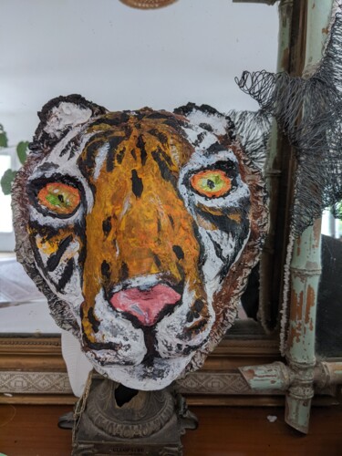 Sculpture intitulée "Tigre" par Claire Ferrari (klrferr), Œuvre d'art originale, Papier mâché