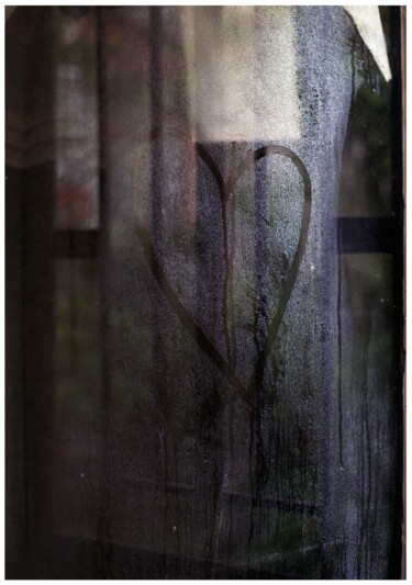 Photography titled "Coeur sur barreaux" by Kmar Douagi, Original Artwork, Analog photography