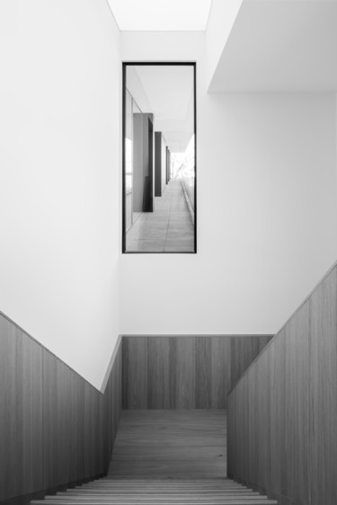 Photographie intitulée "R building" par Koen Van Damme, Œuvre d'art originale, Photographie numérique