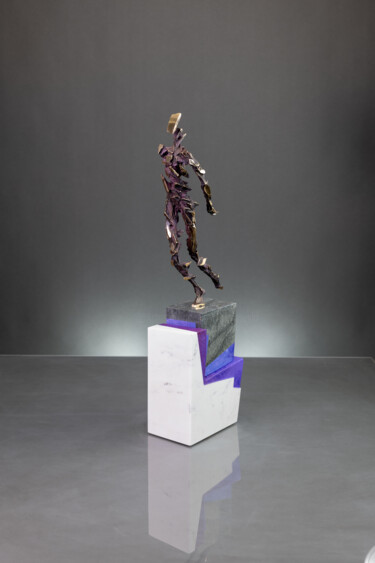 Skulptur mit dem Titel "ISET VIII" von Konrad Ziolkowski, Original-Kunstwerk, Bronze