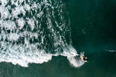 Photographie intitulée "Surf, VI" par Kourosh Sotoodeh, Œuvre d'art originale, Photographie numérique