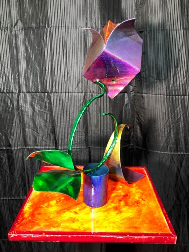 Скульптура под названием "Mutante Flower" - Krystali Art Design, Подлинное произведение искусства, Нержавеющая сталь