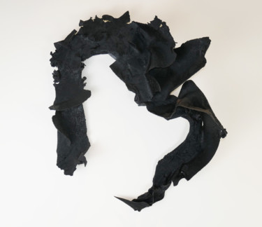 Skulptur mit dem Titel "Burning III" von Kseniya Oudenot, Original-Kunstwerk, Metalle