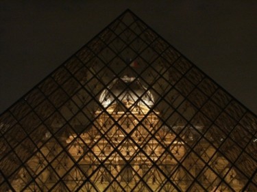 Photographie intitulée "Louvre à travers la…" par Sergey Kuimov, Œuvre d'art originale
