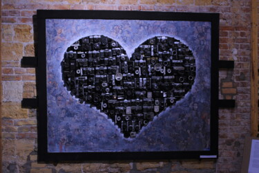Sculpture titled "Black heart in our…" by Kyrylo Bondarenko, Original Artwork, Metals