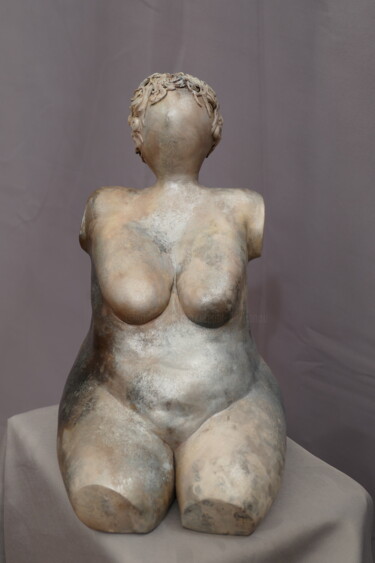 Sculpture intitulée "APOLLINE (N° 058 B)" par L'Atelier De Nanou, Œuvre d'art originale, Terre cuite