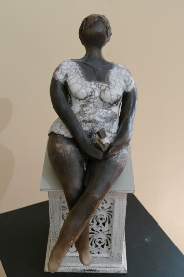 Sculpture titled "058 M_Parfum d'APOL…" by L'Atelier De Nanou, Original Artwork, Terra cotta