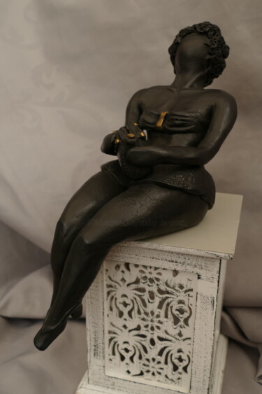 Sculpture intitulée "084_LANAH" par L'Atelier De Nanou, Œuvre d'art originale, Terre cuite