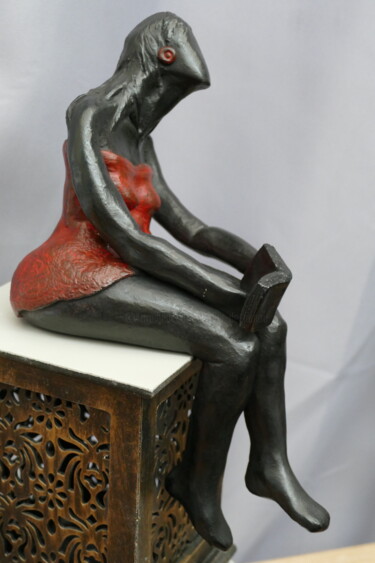 Sculpture titled "082_SCARLETT ***" by L'Atelier De Nanou, Original Artwork, Terra cotta
