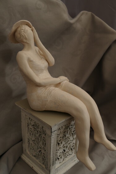 Sculpture titled "126_CAPUCYNE" by L'Atelier De Nanou, Original Artwork, Terra cotta