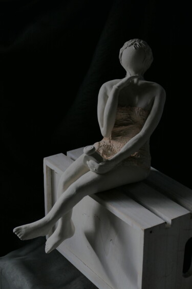 Sculpture intitulée "141_ANAIS" par L'Atelier De Nanou, Œuvre d'art originale, Terre cuite