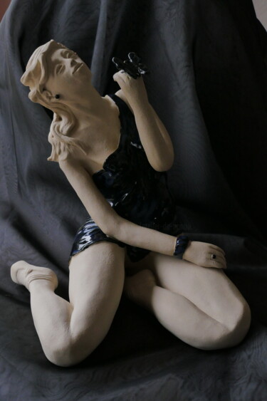 Sculpture titled "147_METAMORPHOSE" by L'Atelier De Nanou, Original Artwork, Terra cotta